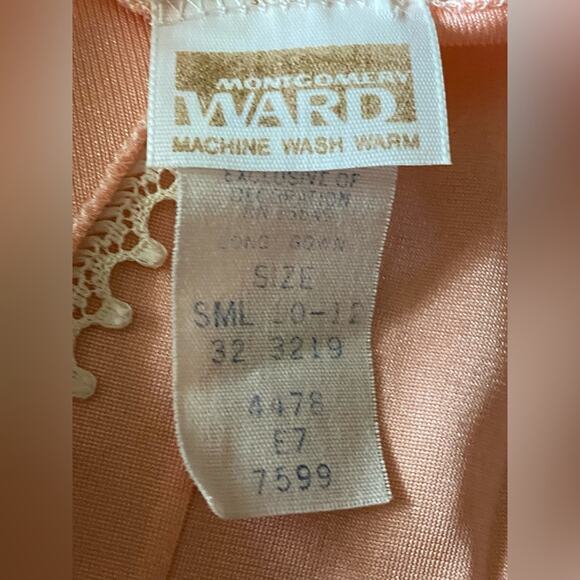 Vintage Montgomery Ward Peach Deep V Tie front Nightgown Sz Small - Picture 7 of 9